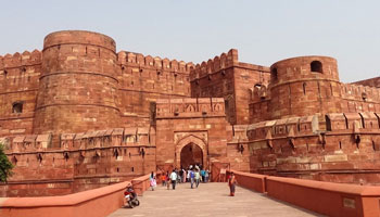 Red Fort Agra is a second most important historical monument in Agra, this is also a must see attraction in Agra city. Taj Mahal view from Agra Fort is something i like very much.