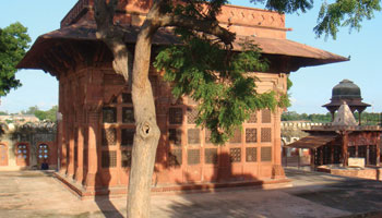 Chhatri of Raja Jasawant Singh - Historical Munuments Agra