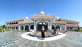 Gurudwara - Guru Ka Taal Agra, Favourite religious place to visit : Bizagra